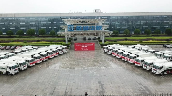 盈峰環(huán)境批量環(huán)衛(wèi)裝備發(fā)往柬埔寨，助力“一帶一路”建設(shè)