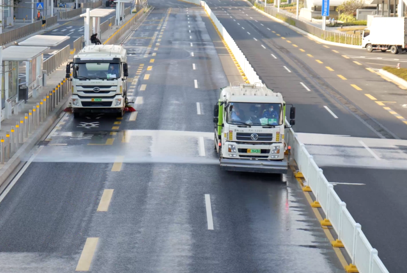 奔赴前線！盈峰環(huán)境環(huán)衛(wèi)裝備助力各地打贏疫情防控阻擊戰(zhàn)！